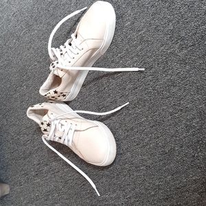 Kaanas Leather Sneakers